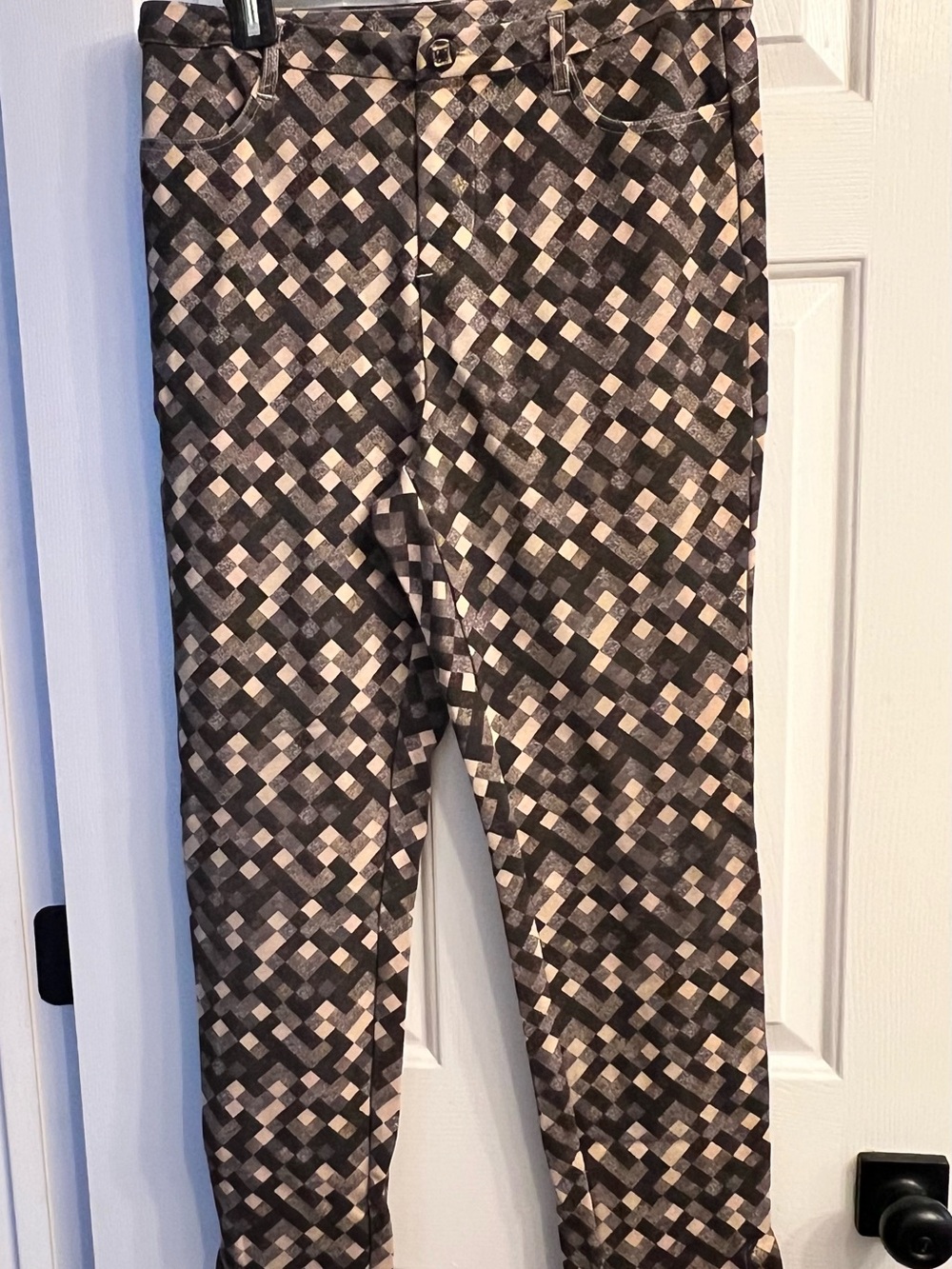 Soft Surroundings Women’s geometric Print Pull-On Pants- Black & Cream